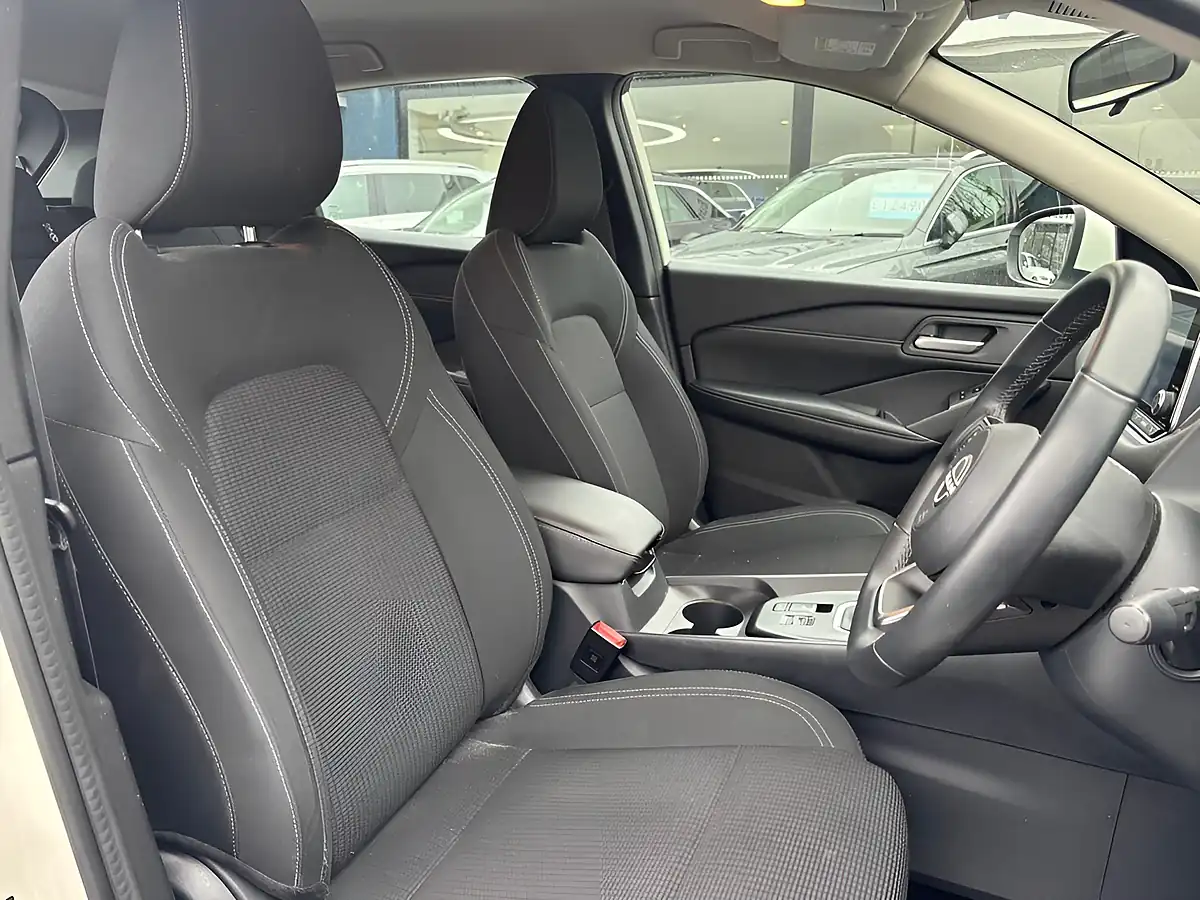 Used 2022 Nissan Qashqai Acenta Premium Arctic White - Interior and Exterior details 3