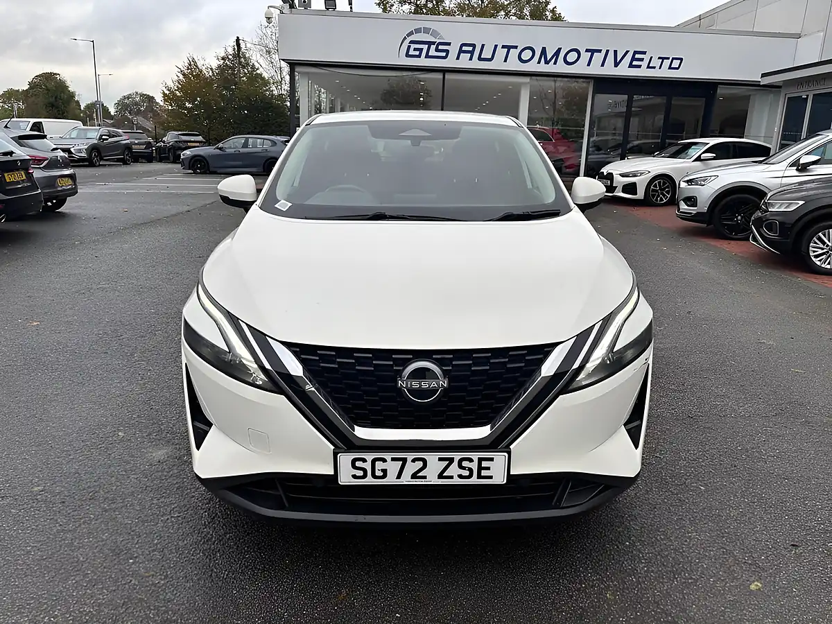 Used 2022 Nissan Qashqai Acenta Premium Arctic White - Interior and Exterior details 7