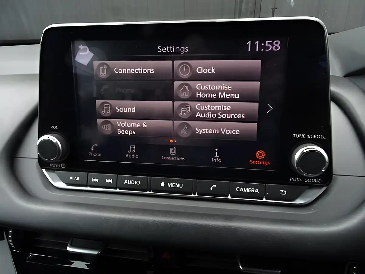 Used 2022 Nissan Qashqai Acenta Premium Black - Interior and Exterior details 12