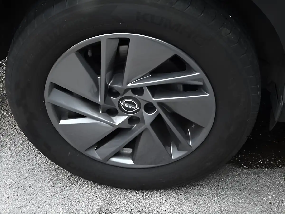 Used 2022 Nissan Qashqai Acenta Premium Black - Interior and Exterior details 18