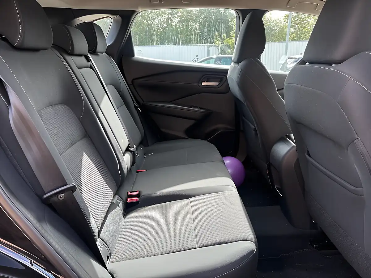 Used 2022 Nissan Qashqai Acenta Premium Black - Interior and Exterior details 12