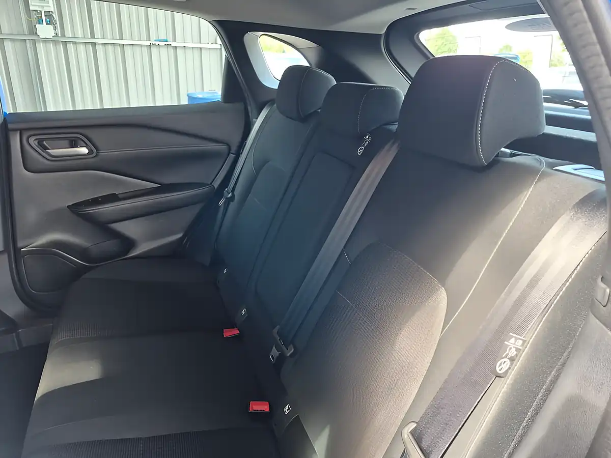 Used 2022 Nissan Qashqai Acenta Premium Blue - Interior and Exterior details 10