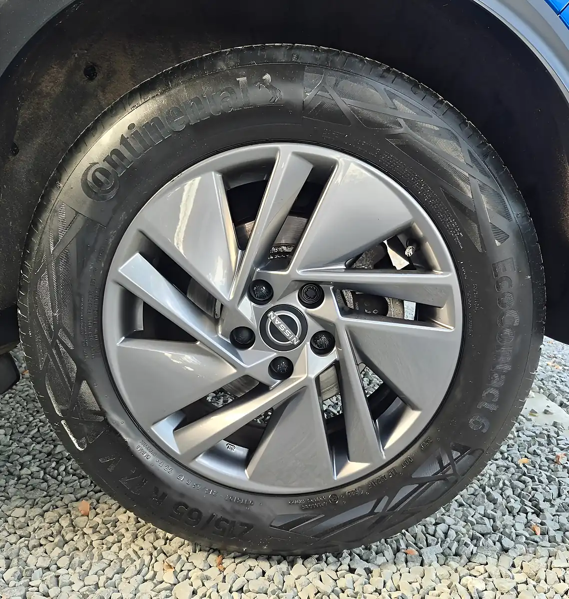 Used 2022 Nissan Qashqai Acenta Premium Blue - Interior and Exterior details 16