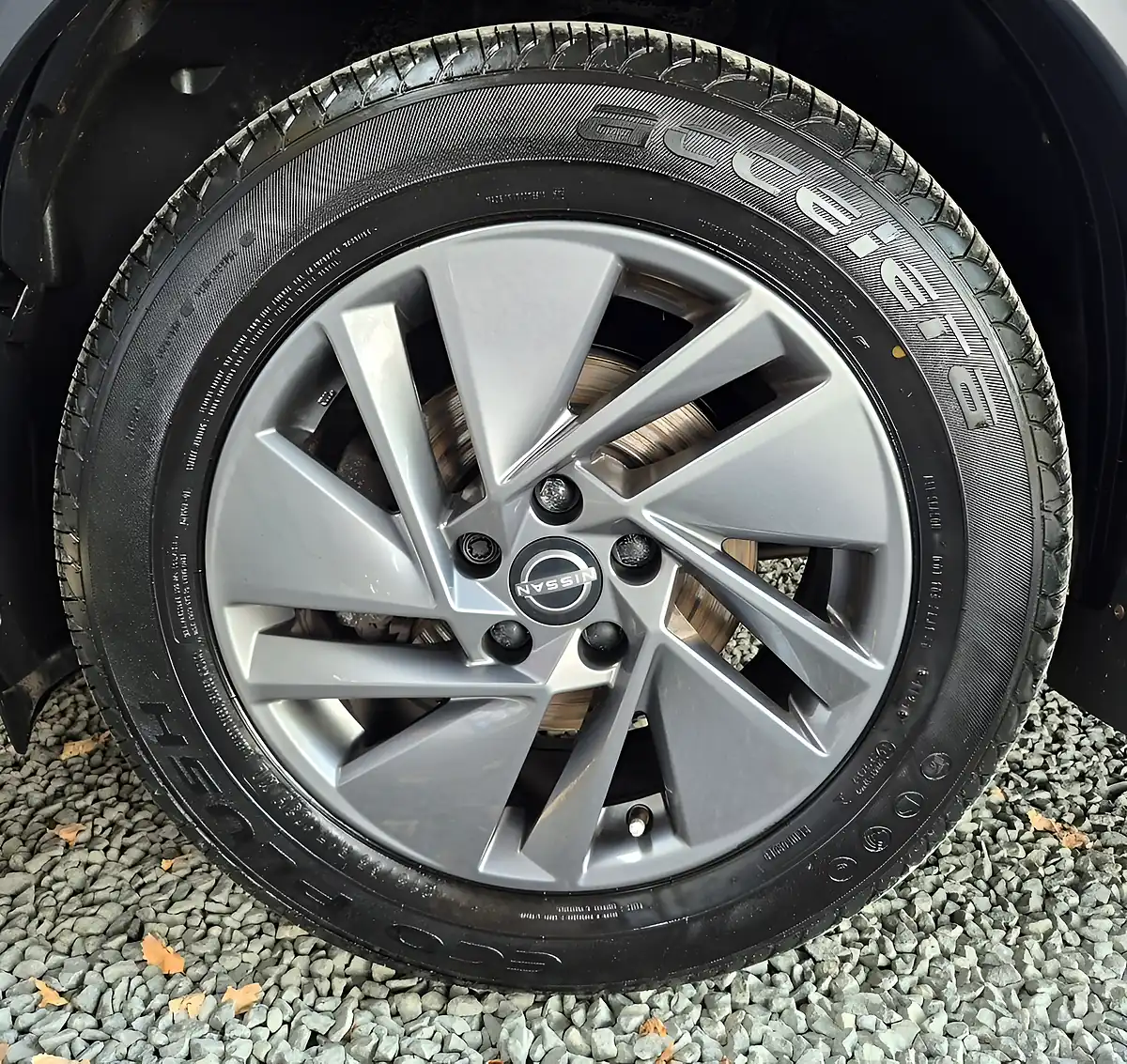 Used 2022 Nissan Qashqai Acenta Premium Blue - Interior and Exterior details 17