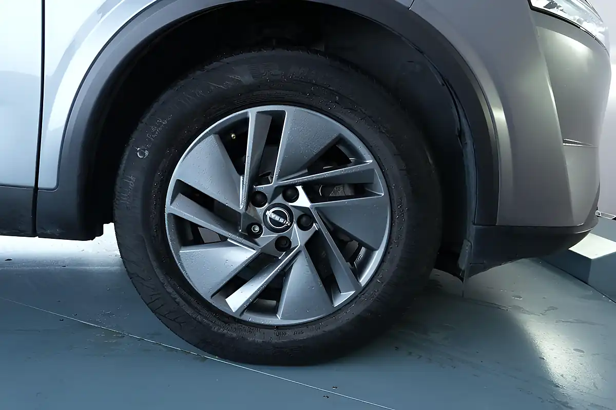 Used 2022 Nissan Qashqai Acenta Premium Grey - Interior and Exterior details 12