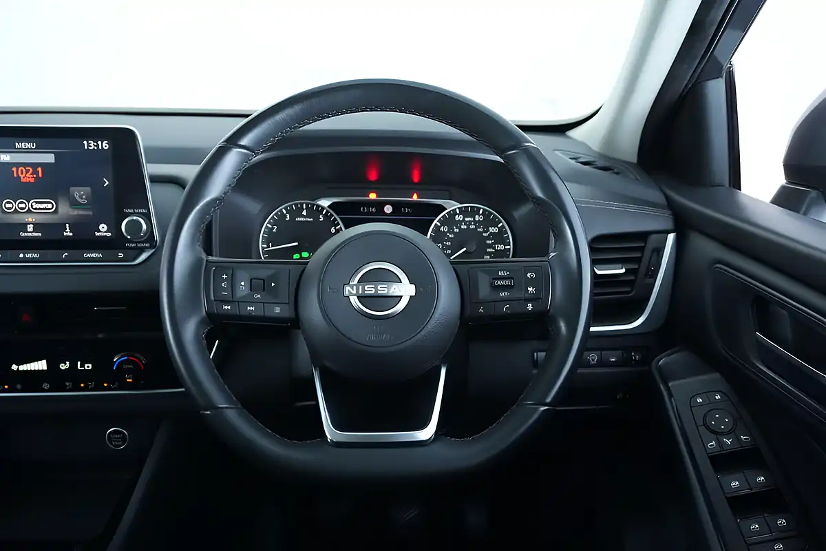 Used 2022 Nissan Qashqai Acenta Premium Grey - Interior and Exterior details 18