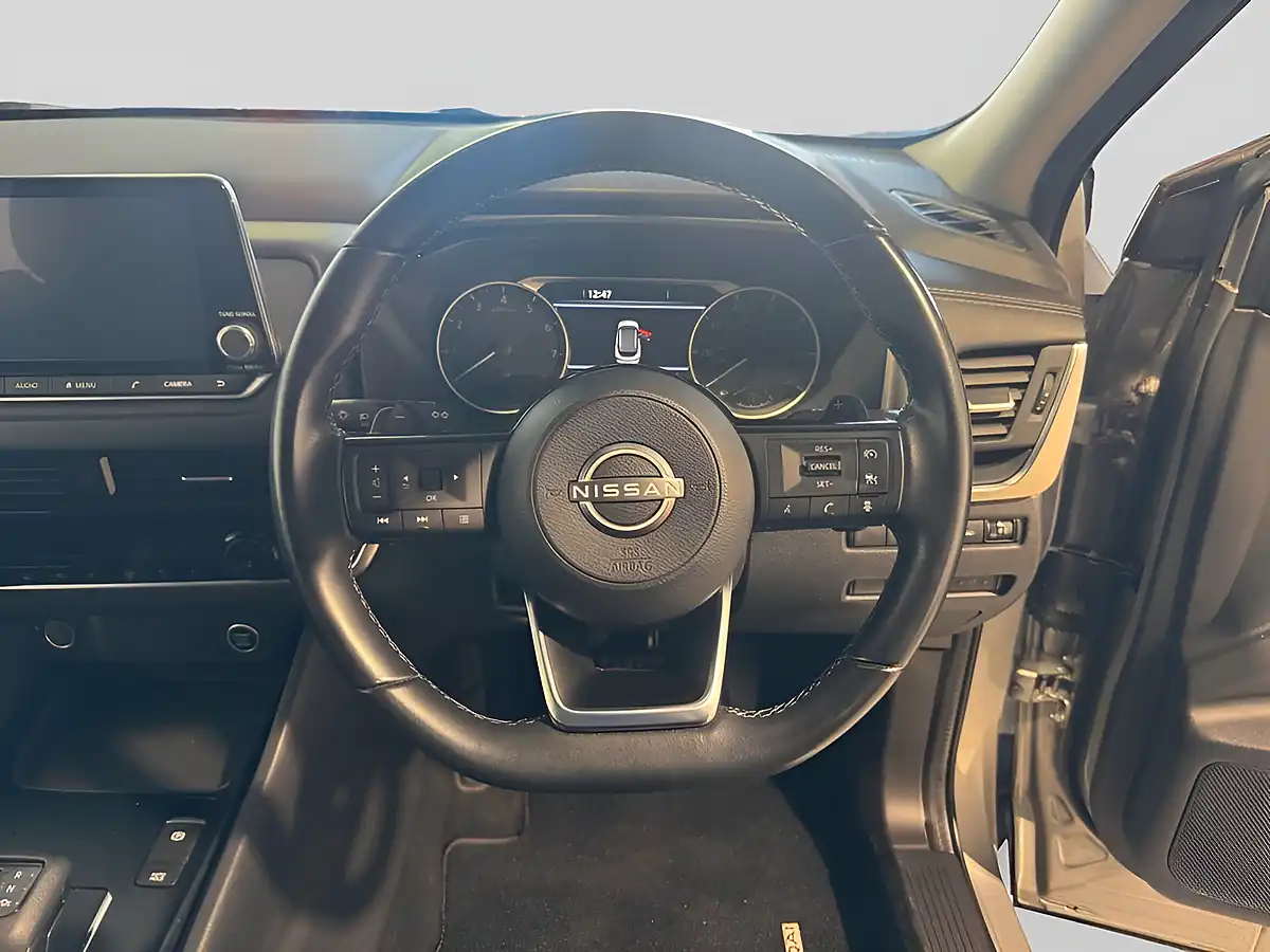 Used 2022 Nissan Qashqai Acenta Premium Silver - Interior and Exterior details 11