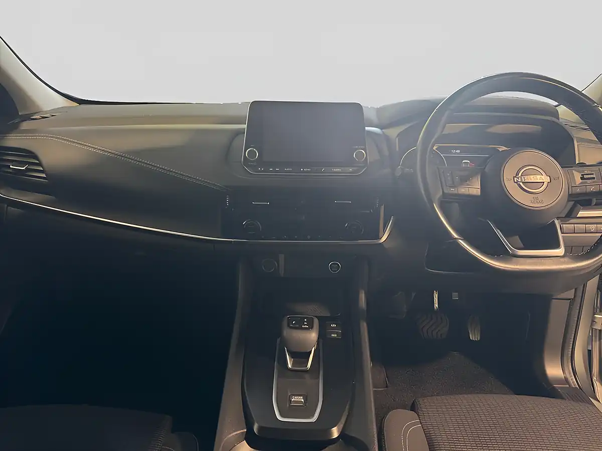 Used 2022 Nissan Qashqai Acenta Premium Silver - Interior and Exterior details 12