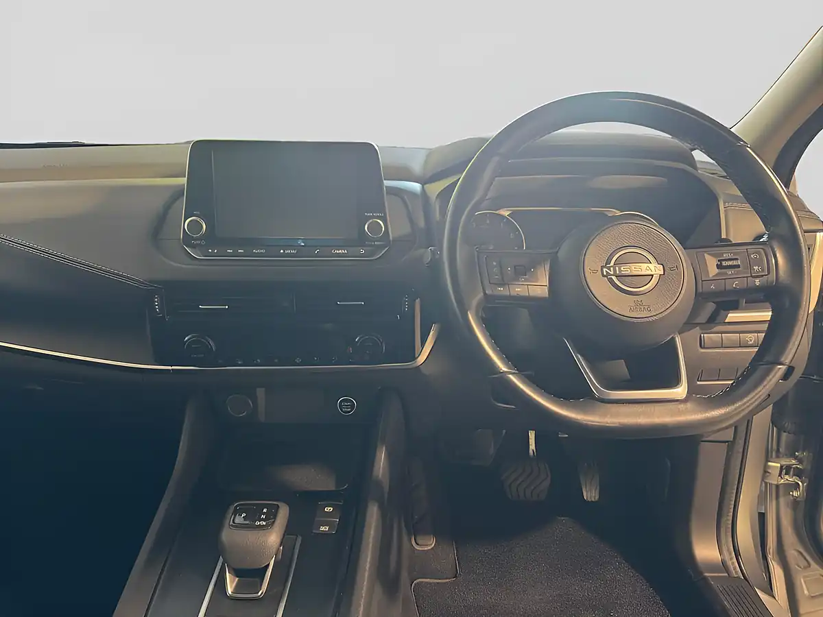 Used 2022 Nissan Qashqai Acenta Premium Silver - Interior and Exterior details 14