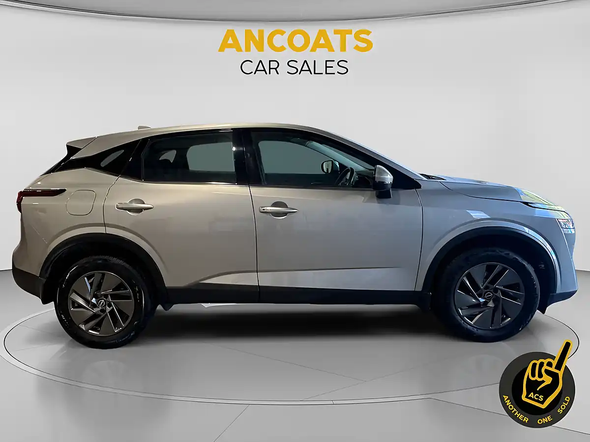 Used 2022 Nissan Qashqai Acenta Premium Silver - Interior and Exterior details 6