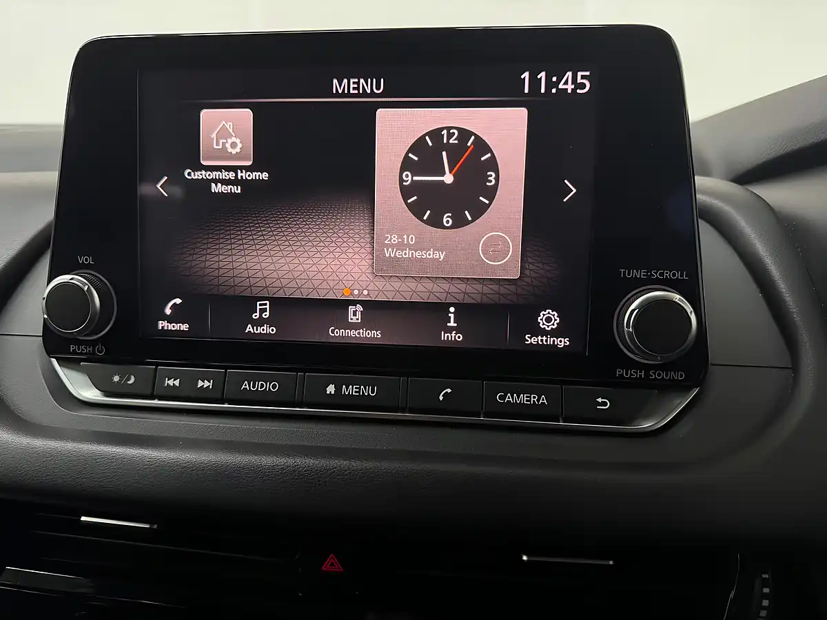 Used 2022 Nissan Qashqai Acenta Premium Storm White - Interior and Exterior details 13