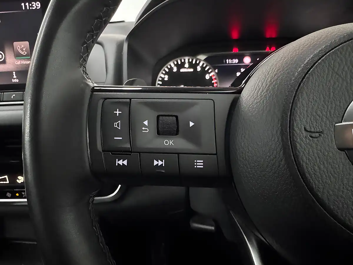 Used 2022 Nissan Qashqai Acenta Premium Storm White - Interior and Exterior details 19