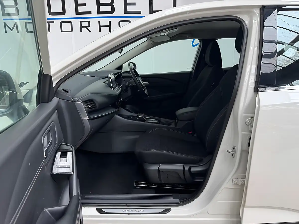 Used 2022 Nissan Qashqai Acenta Premium Storm White - Interior and Exterior details 8