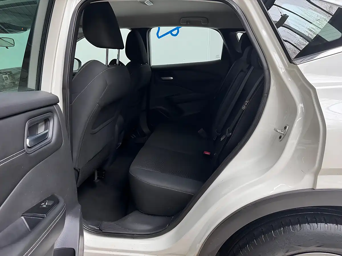Used 2022 Nissan Qashqai Acenta Premium Storm White - Interior and Exterior details 9