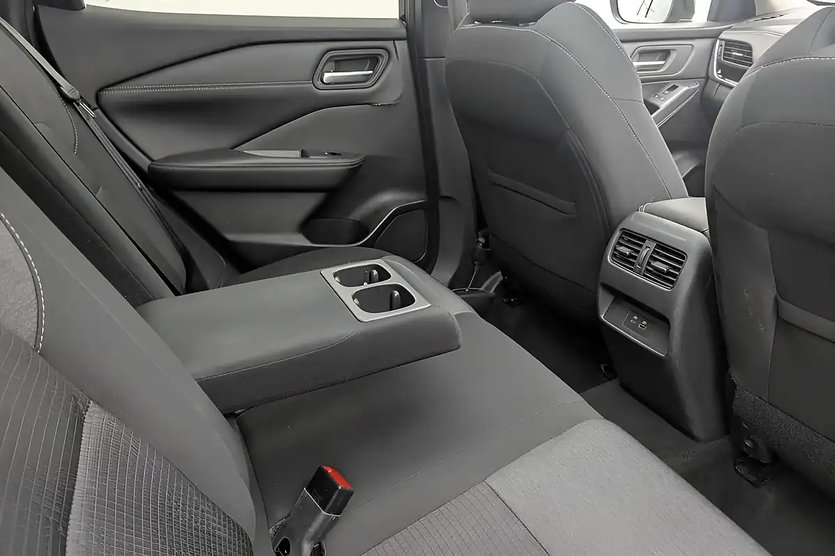 Used 2022 Nissan Qashqai N-Connecta Black - Interior and Exterior details 16