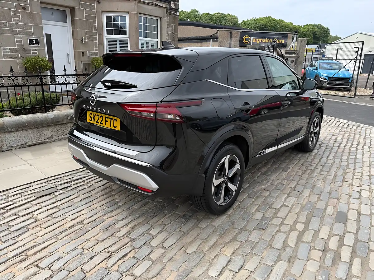 Used 2022 Nissan Qashqai N-Connecta Black - Interior and Exterior details 13