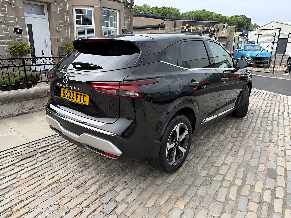 Used 2022 Nissan Qashqai N-Connecta Black - Interior and Exterior details 16