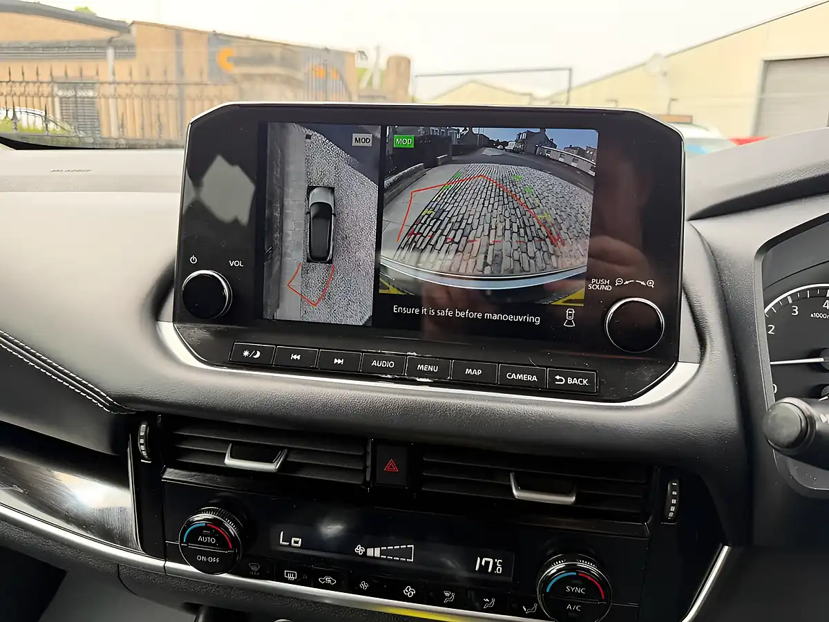 Used 2022 Nissan Qashqai N-Connecta Black - Interior and Exterior details 19