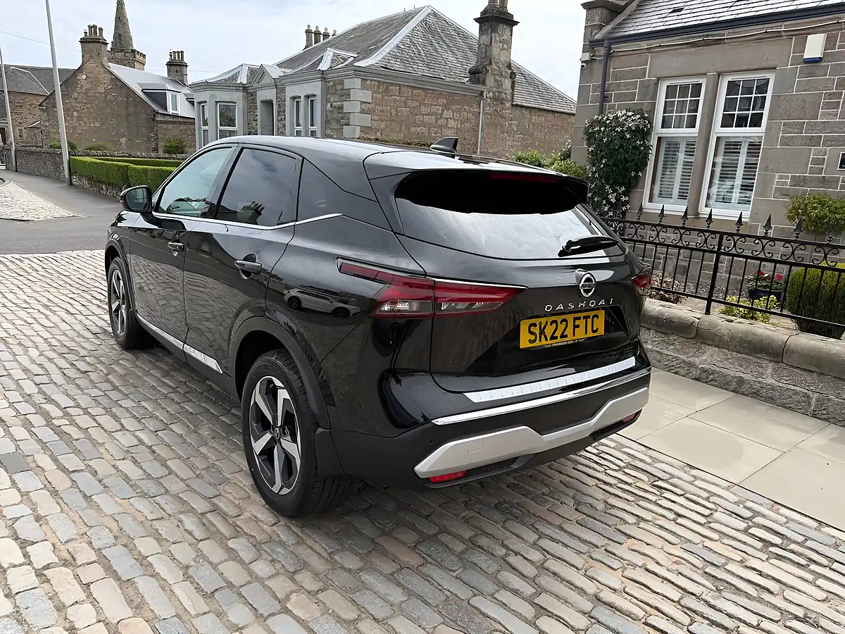 Used 2022 Nissan Qashqai N-Connecta Black - Interior and Exterior details 5