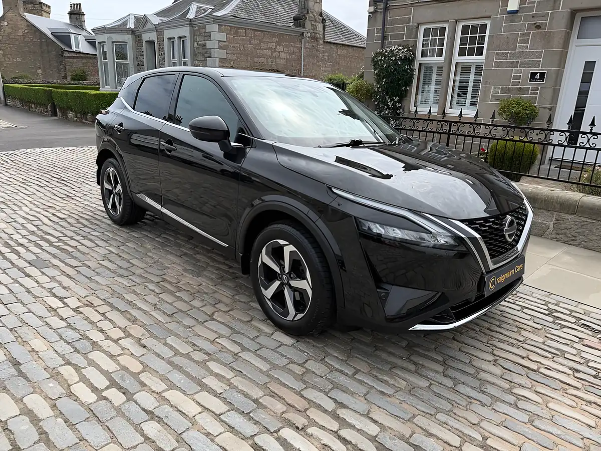 Used 2022 Nissan Qashqai N-Connecta Black - Interior and Exterior details 9