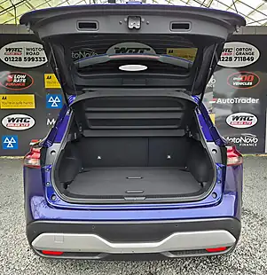 Used 2022 Nissan Qashqai N-Connecta Blue - Interior and Exterior details 10