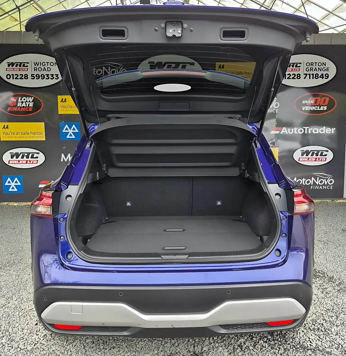 Used 2022 Nissan Qashqai N-Connecta Blue - Interior and Exterior details 10