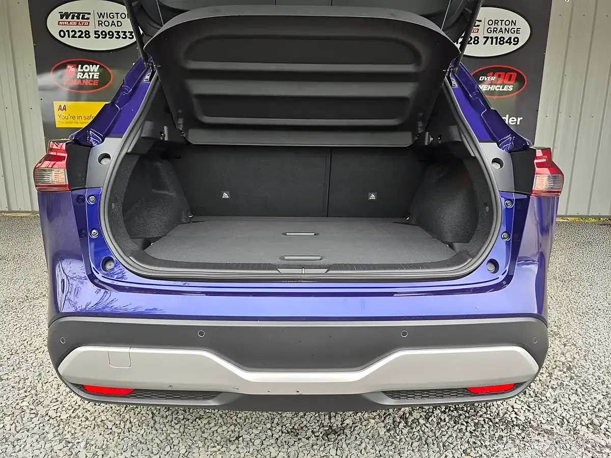 Used 2022 Nissan Qashqai N-Connecta Blue - Interior and Exterior details 11