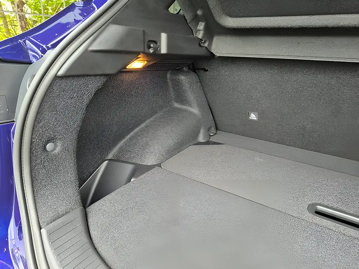 Used 2022 Nissan Qashqai N-Connecta Blue - Interior and Exterior details 13