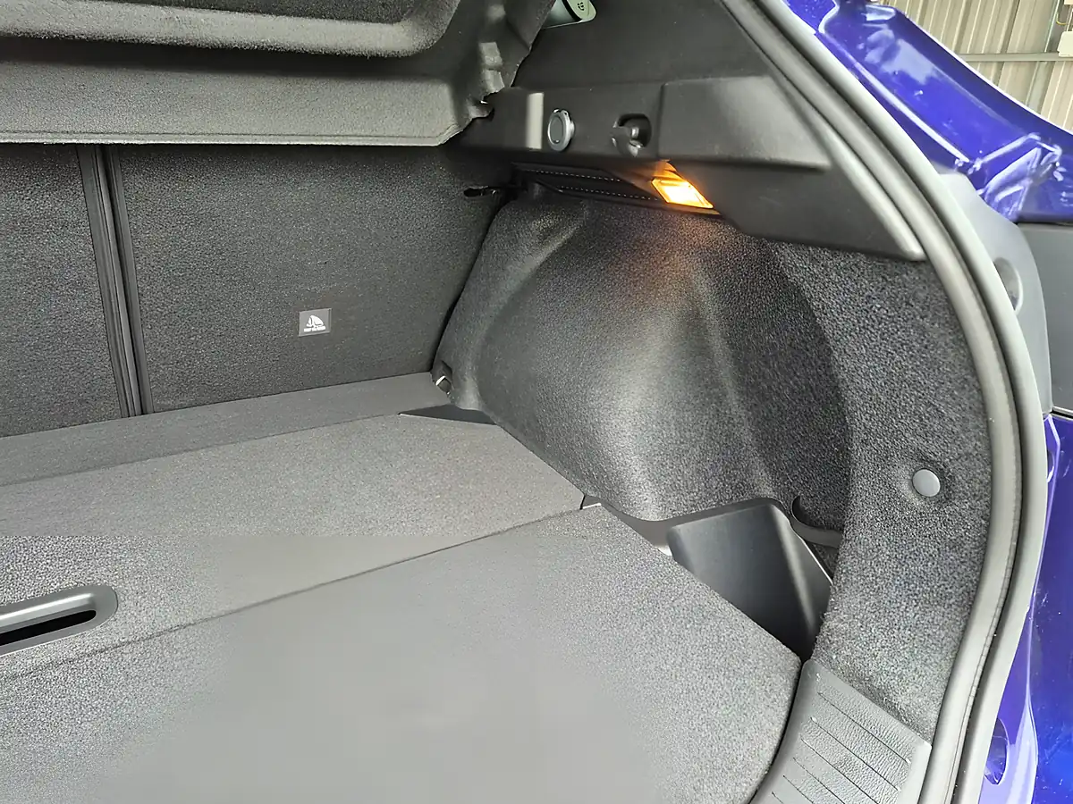 Used 2022 Nissan Qashqai N-Connecta Blue - Interior and Exterior details 14