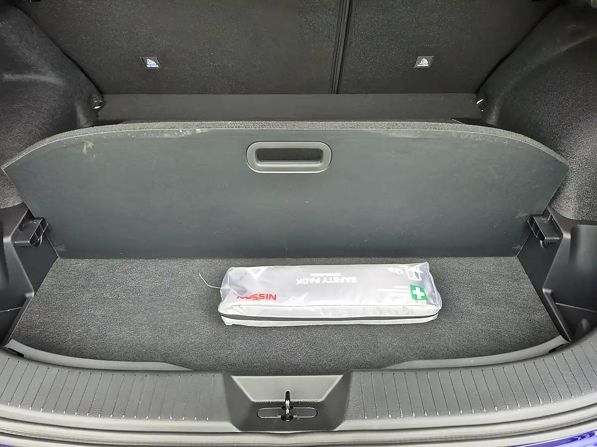 Used 2022 Nissan Qashqai N-Connecta Blue - Interior and Exterior details 15