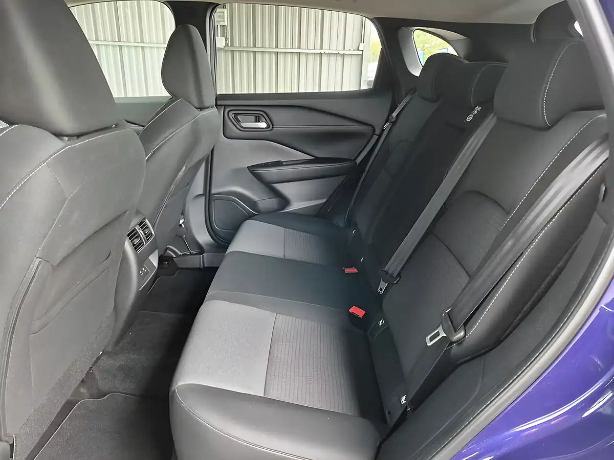 Used 2022 Nissan Qashqai N-Connecta Blue - Interior and Exterior details 19