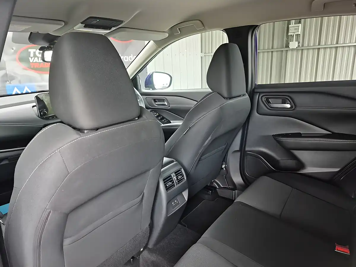 Used 2022 Nissan Qashqai N-Connecta Blue - Interior and Exterior details 20