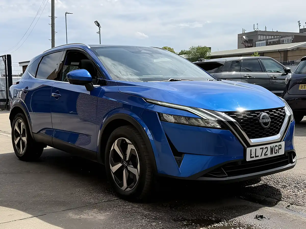 Used 2022 Nissan Qashqai N-Connecta Blue - Front View