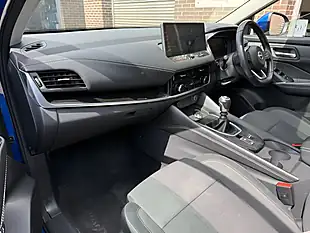 Used 2022 Nissan Qashqai N-Connecta Blue - Interior and Exterior details 12