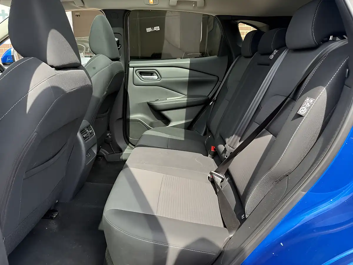 Used 2022 Nissan Qashqai N-Connecta Blue - Interior and Exterior details 13