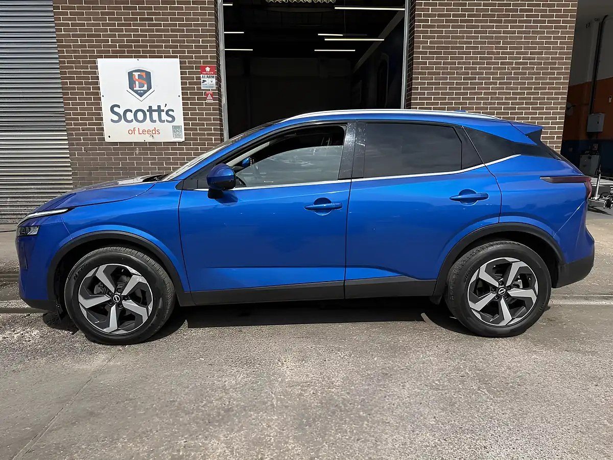 Used 2022 Nissan Qashqai N-Connecta Blue - Interior and Exterior details 5