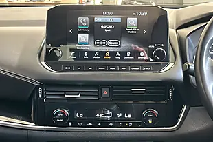 Used 2022 Nissan Qashqai N-Connecta Burgundy - Interior and Exterior details 12