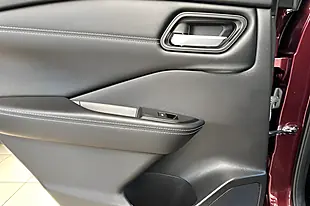 Used 2022 Nissan Qashqai N-Connecta Burgundy - Interior and Exterior details 15