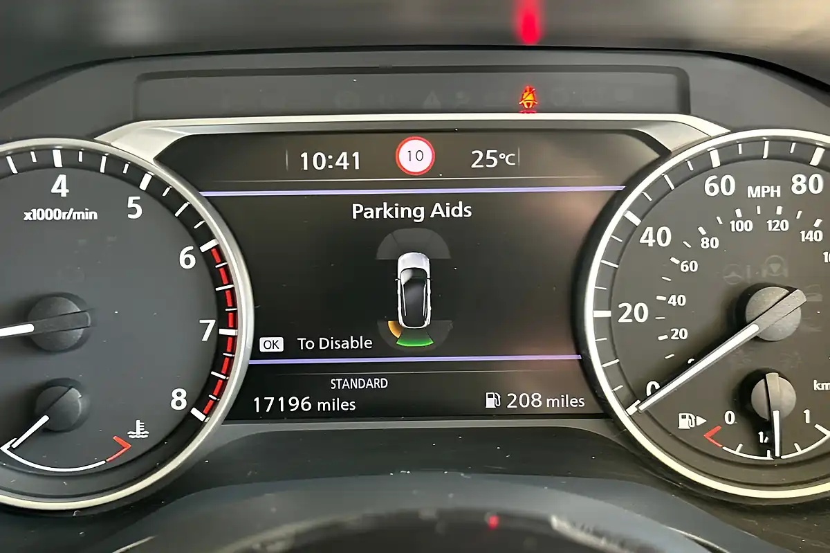 Used 2022 Nissan Qashqai N-Connecta Burgundy - Interior and Exterior details 19