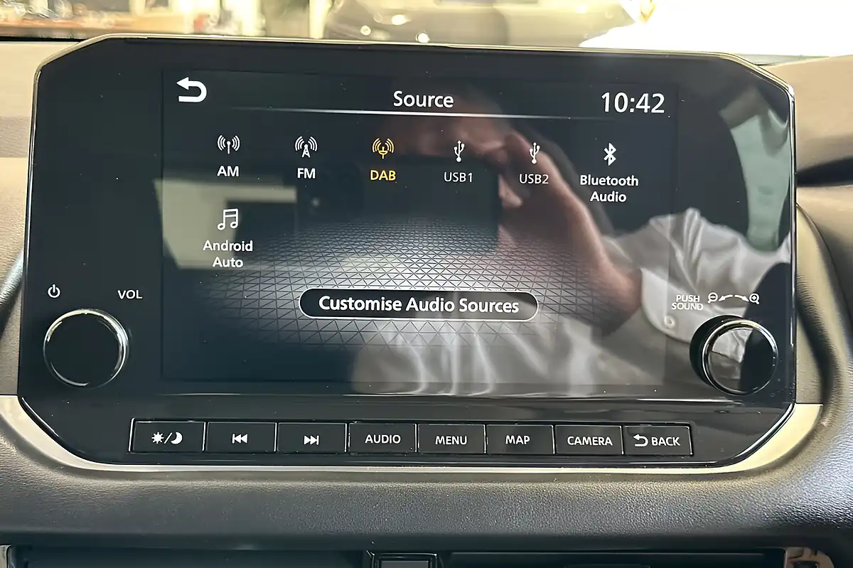 Used 2022 Nissan Qashqai N-Connecta Burgundy - Interior and Exterior details 20