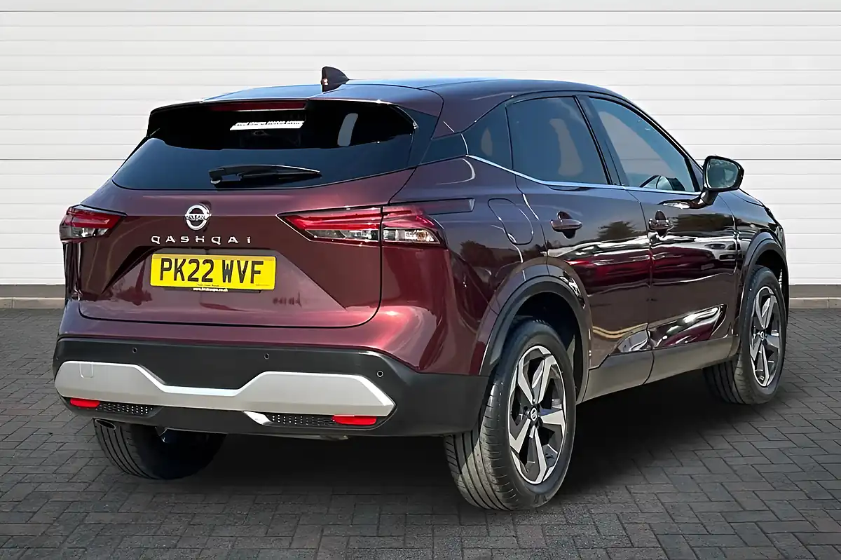 Used 2022 Nissan Qashqai N-Connecta Burgundy - Interior and Exterior details 3