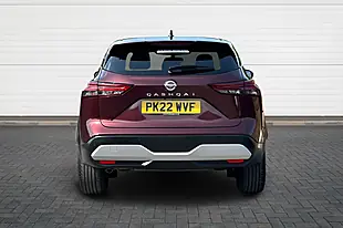 Used 2022 Nissan Qashqai N-Connecta Burgundy - Interior and Exterior details 4