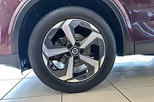 Used 2022 Nissan Qashqai N-Connecta Burgundy - Interior and Exterior details 9