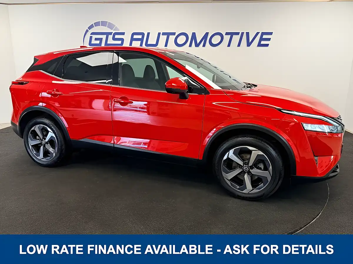 Used 2022 Nissan Qashqai N-Connecta Flame Red - Front View