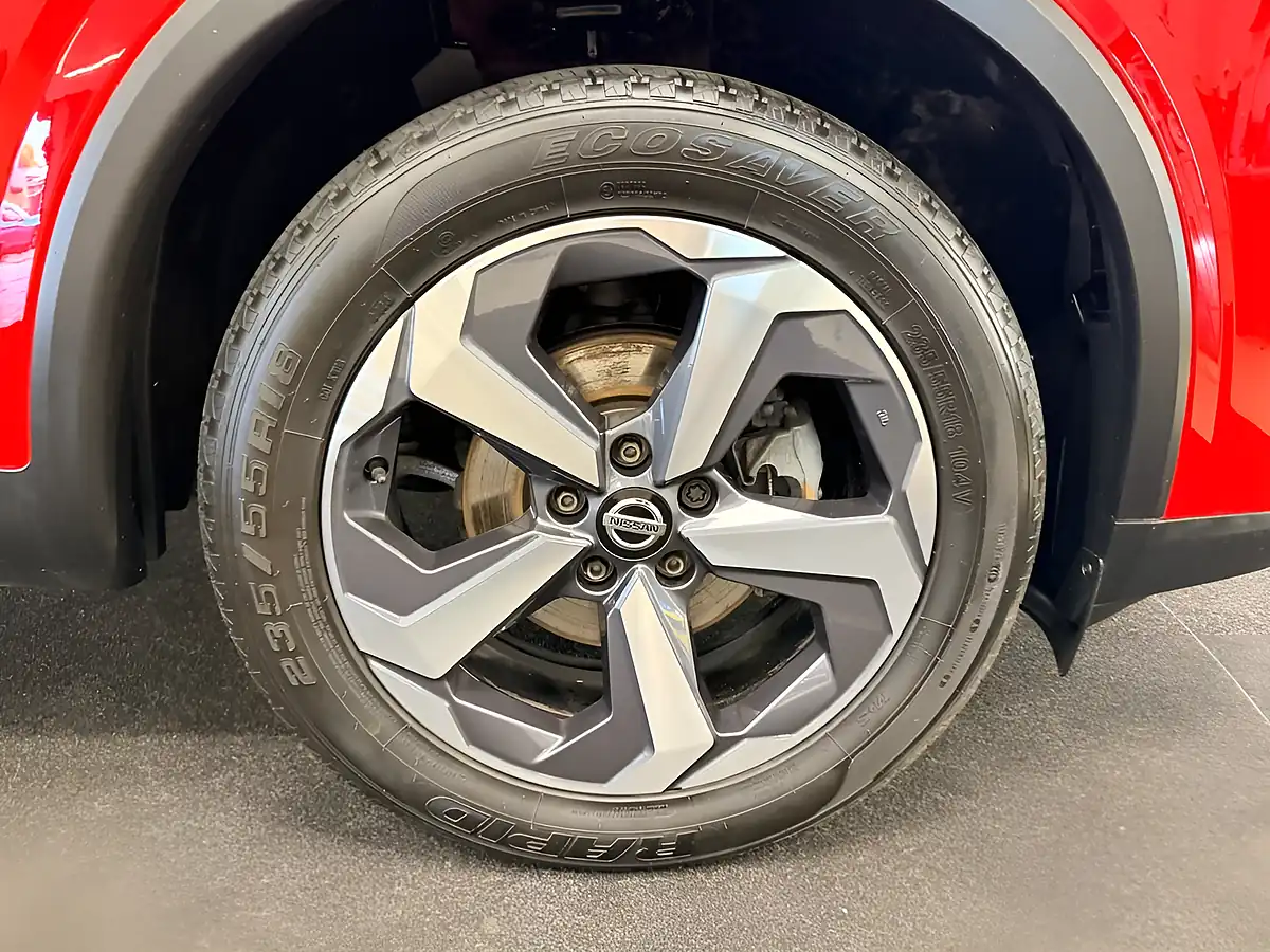 Used 2022 Nissan Qashqai N-Connecta Flame Red - Interior and Exterior details 15