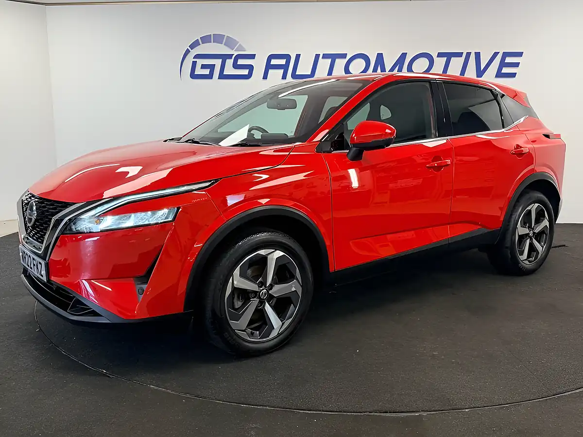 Used 2022 Nissan Qashqai N-Connecta Flame Red - Interior and Exterior details 17