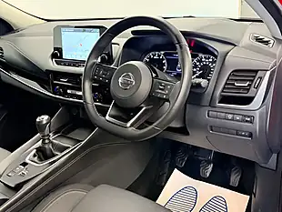 Used 2022 Nissan Qashqai N-Connecta Flame Red - Interior and Exterior details 18