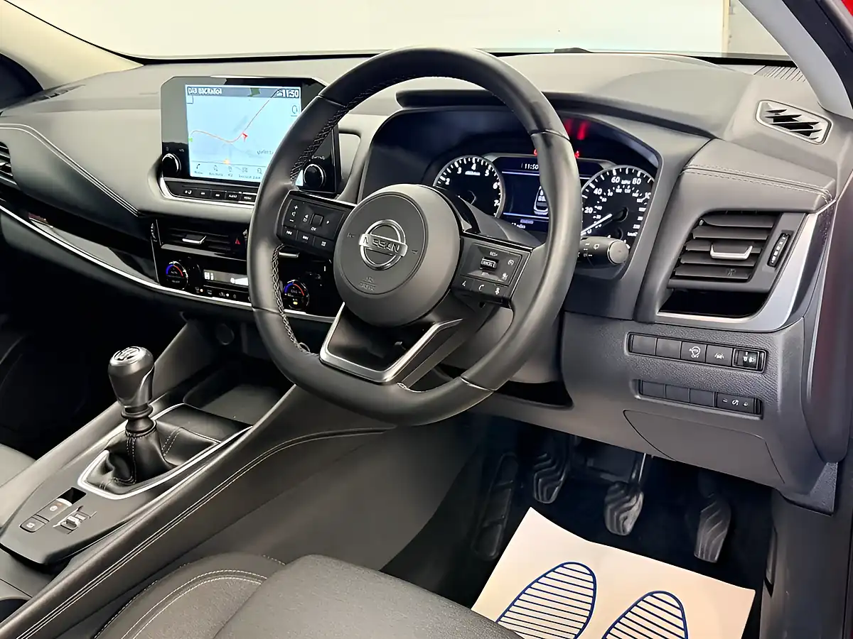 Used 2022 Nissan Qashqai N-Connecta Flame Red - Interior and Exterior details 18