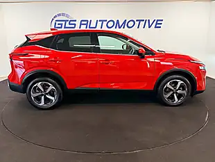 Used 2022 Nissan Qashqai N-Connecta Flame Red - Interior and Exterior details 5