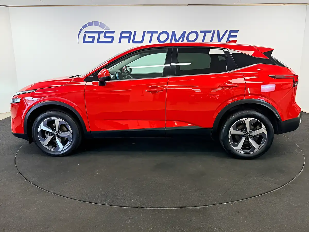 Used 2022 Nissan Qashqai N-Connecta Flame Red - Interior and Exterior details 7